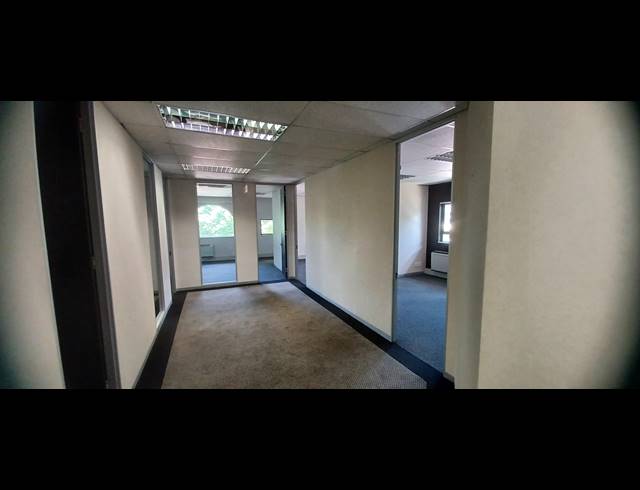 639M² OFFICE TO LET IN HYDE PARK
